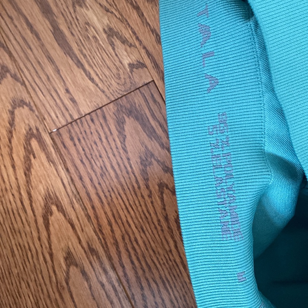 Sports bra! - Picture 4 of 4